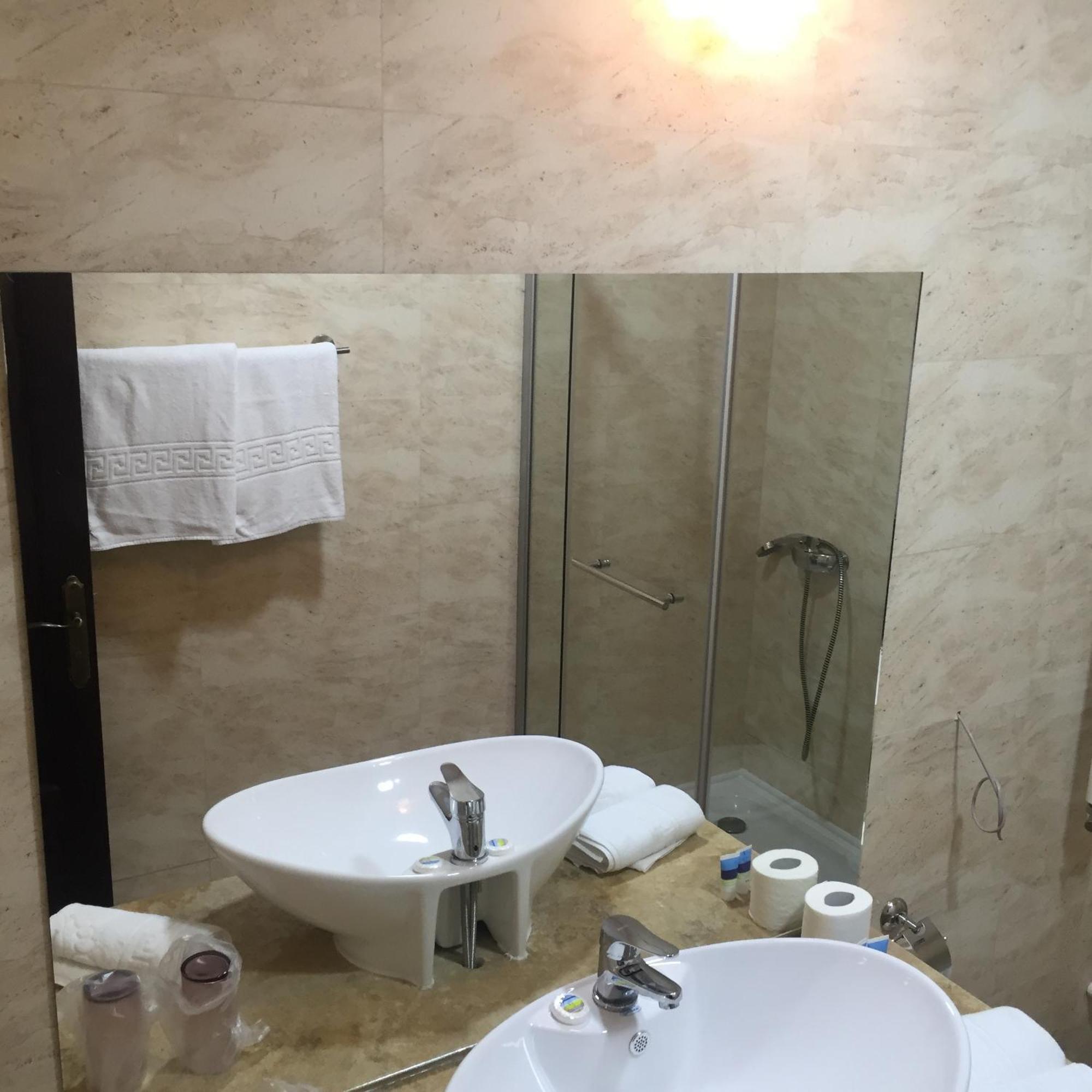 Hotel Laura Holiday Brăila Habitación foto